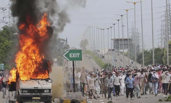 പൗരത്വ ഭേദഗതി ബില്ലില്‍ നഷ്ടപരിഹാരം ഇടാക്കാന്‍ യുപി സര്‍ക്കാര്‍ ; പഞ്ചാബില്‍ ദേരാ സച്ചാ സൗദയില്‍ കണക്കാക്കിയ 118 കോടി എവിടേയെന്ന് വിമര്‍ശകര്‍