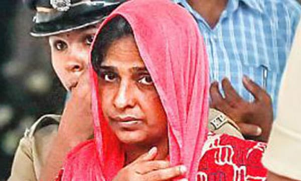 കൃത്യം നടത്താല്‍ ലക്ഷ്യമിട്ട് കുട്ടികളെ നേരത്തേ തന്നെ മുകളിലത്തെ നിലയില്‍ കിടത്തിയുറക്കി ; അച്ഛന്റെ മരണം മക്ക​െ​ള അറിയിച്ചത് പിറ്റേന്ന് മുറ്റത്ത് പന്തല്‍ കെട്ടുന്നത് കണ്ട് ചോദിച്ചപ്പോള്‍   