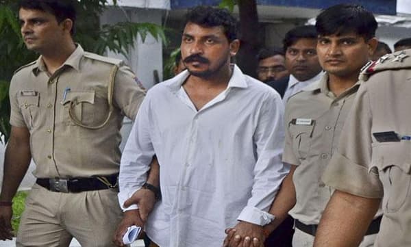 രക്തം മാറ്റിയില്ലെങ്കില്‍ ഹൃദയാഘാതം വരെ സംഭവിക്കാം; ചന്ദ്രശേഖര്‍ ആസാദിന് എത്രയും വേഗം ചികിത്സ ലഭ്യമാക്കണമെന്ന് ഡോക്ടര്‍; തള്ളി പോലീസ്