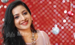 കണ്‍ചിമ്മിയോ പൊന്‍ താരകം