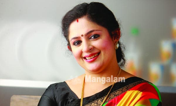 " റിങ്‌സ് ബൈ ആനി " പുത്തന്‍ വിശേഷങ്ങളുമായി ആനി