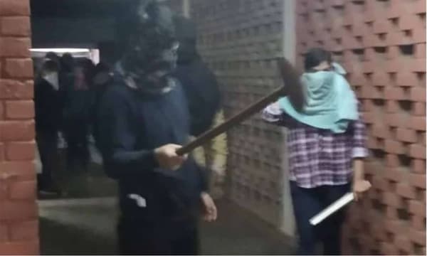ജെ.എന്‍.യു അക്രമം: വാട്‌സ്ആപ്പ് ഗ്രൂപ്പിലെ 37 പേരെ പോലീസ് തിരിച്ചറിഞ്ഞു