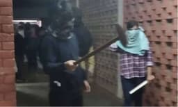 ജെ.എന്‍.യു അക്രമം: വാട്‌സ്ആപ്പ് ഗ്രൂപ്പിലെ 37 പേരെ പോലീസ് തിരിച്ചറിഞ്ഞു