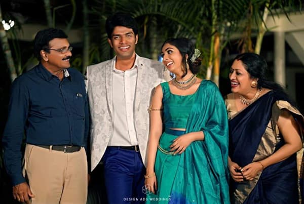 നടി ഉത്തര ഉണ്ണി വിവാഹിതയാകുന്നു; കാലില്‍ ചിലങ്ക കെട്ടിക്കൊടുത്ത് വിവാഹാഭ്യര്‍ത്ഥന- വിഡിയോ
