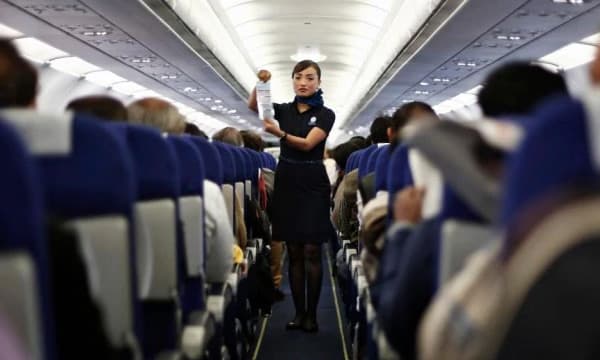 '2000 രൂപ തന്നിട്ടാണ്... നിന്റെയൊന്നും വിമാനമല്ല ഇത് ' ; വീല്‍ചെയര്‍ ബുക്ക്‌ചെയ്ത 75 കാരിക്ക് അനുവദിക്കാതെ തടഞ്ഞുനിര്‍ത്തി ശകാരം ; പൈലറ്റിനെ ഇന്‍ഡിഗോ എയര്‍ലൈന്‍സ് തെറുപ്പിച്ചു 