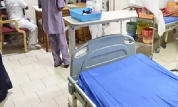 ജനിച്ചിട്ട് രണ്ട് മണിക്കൂര്‍, നവജാത ശിശുവിനെ ആശുപത്രിയിലെ ഓപ്പറേഷന്‍ തിയേറ്ററില്‍ കടന്ന് തെരുവു നായ കടിച്ച് കൊന്നു