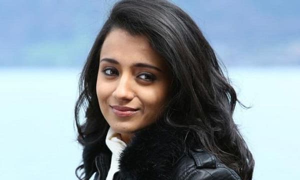 മോഹന്‍ലാലിനൊപ്പം റാമില്‍ അഭിനയിക്കാന്‍ കൊച്ചിയിലേക്ക് ; ത്രിഷയുടെ മൂന്ന് ഭാഷകളിലും ഓടി നടക്കുന്നു