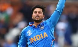 വിക്കറ്റ് നേട്ടത്തില്‍ ഹര്‍ഭജനെ പിന്നിലാക്കി കുല്‍ദീപിന്റെ സെഞ്ചുറി 