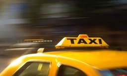 ബാംഗളൂരില്‍ ഡ്രൈവറെ ഭീഷണിപ്പെടുത്തി മൂന്നംഗ സംഘം കാറുമായി കടന്ന് കളഞ്ഞു 