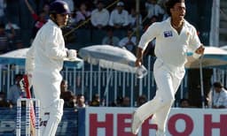 താങ്കളുടെ തലയിലെ മുടിയേക്കാള്‍ പണം എനിക്കുണ്ട്: സെവാഗിനെ പരിഹസിച്ച് അക്തര്‍