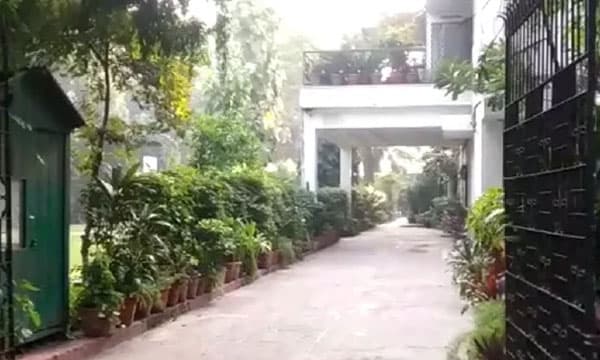 'ചെയ്യാന്‍ പാടില്ലാത്തത് ചെയ്തു, സ്വയം ലജ്ജ തോന്നുന്നു..' പൂജാമുറിയില്‍ നിന്ന് അരപ്പേജില്‍ നടാഷ കപൂറിന്റെ ആത്മഹത്യാകുറിപ്പ് 