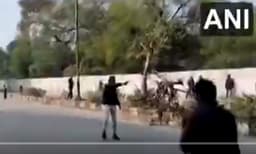 ജാമിയയില്‍ പൗരത്വ നിയമ ഭേദഗതിക്കെതിരായ പ്രതിഷേധ പരിപാടിക്ക് നേരെ വെടിവയ്പ്പ്