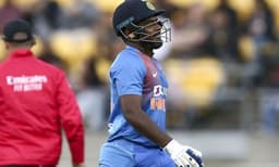 അവസരം കിട്ടിയിട്ടും തിളങ്ങാതെ പോയ സഞ്ജുവിന് ഉപദേശവുമായി ആരാധകര്‍ 