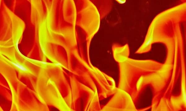 പ്രണയബന്ധത്തില്‍ നിന്നും പിന്മാറിയതിന്റെ പക ; മുന്‍ കാമുകന്‍ 25 കോളേജ് അദ്ധ്യാപികയെ പെട്രോളൊഴിച്ചു കത്തിച്ചു