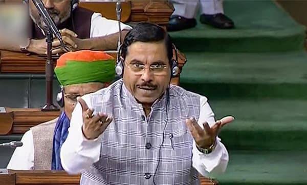 മഹാത്മാ ഗാന്ധിയുടെ യഥാര്‍ത്ഥ അനുയായികള്‍ ബി.ജെ.പിക്കാരെന്ന് കേന്ദ്രമന്ത്രി പ്രഹ്‌ളാദ് ജോഷി