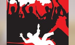 മലപ്പുറത്ത് ആള്‍ക്കൂട്ട മര്‍ദ്ദനം; മോഷണക്കുറ്റം ആരോപിച്ച് യുവാക്കളെ കെട്ടിയിട്ട് മര്‍ദ്ദിച്ചു