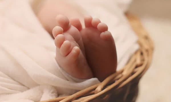 ജനിച്ച് 30 മണിക്കൂര്‍ മാത്രം പ്രായമുള്ള നവജാത ശിശുവിന് കൊറോണ സ്ഥിരീകരിച്ചു: രോഗബാധയേറ്റ ഏറ്റവും പ്രായം കുറഞ്ഞ രോഗിയും ചൈനയില്‍!