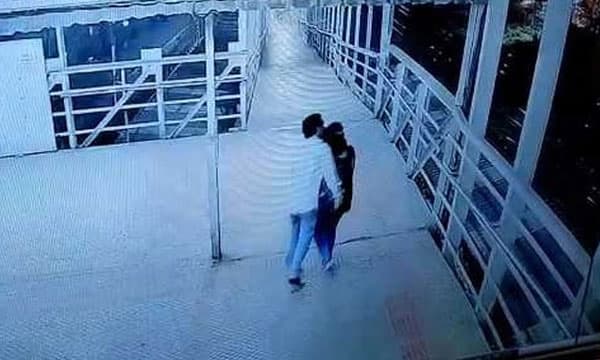 ആളൊഴിഞ്ഞ റെയില്‍വേ പാലത്തില്‍ വച്ച് യുവതിയോട് മോശമായി പെരുമാറിയ 'സീരിയല്‍ കുറ്റവാളിയെ' കുടുക്കി സിസിടിവി