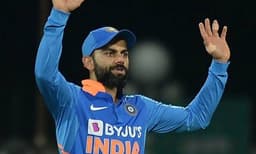 സമയം കഴിഞ്ഞിട്ടും ഡിആര്‍എസ് അനുവദിച്ചു ; അംപയറോട് അതൃപ്തി അറിയിച്ച് കോഹ്‌ലി 