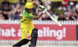 അഞ്ചര വര്‍ഷത്തിന് ശേഷം വീണ്ടും ബാറ്റ് എടുത്ത് സച്ചിന്‍ ; നേരിട്ട ആദ്യ ബോള്‍ തന്നെ ബൗണ്ടറിയും 