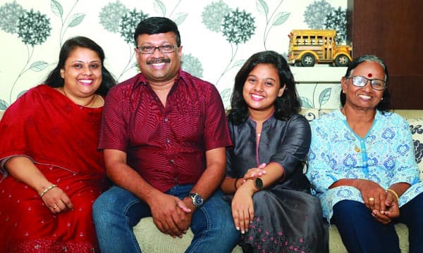 യാത്രയുടെ കാമുകന്‍