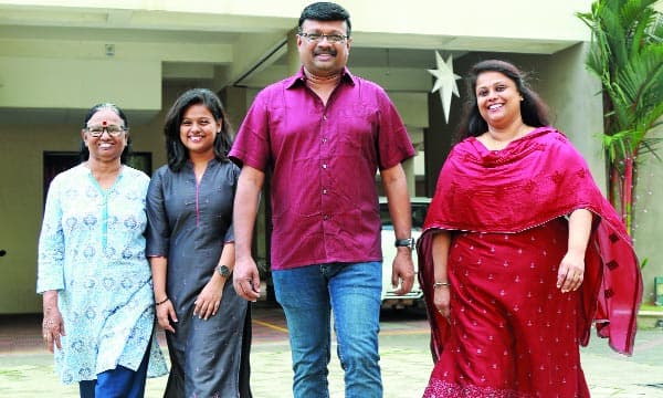 യാത്രയുടെ കാമുകന്‍
