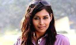 സി.ബി.ഐ ഉദ്യോഗസ്ഥ ചമഞ്ഞ് വ്യവസായിയില്‍ നിന്ന് പണം തട്ടാന്‍ ശ്രമം; നടി ലീന മരിയ പോളിനെതിരെ ലുക്കൗട്ട് നോട്ടീസ്