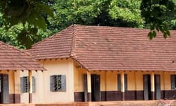 പണിയില്ലാതെ വെളിയില്‍ നില്‍ക്കുന്നത് 13,255 അദ്ധ്യാപകര്‍, മാനേജ്മെന്റുകള്‍ ജോലിക്ക് കയറ്റിയത് 18,119 പേരെ ; ശബരിമലയ്ക്ക് പിന്നാലെ  സര്‍ക്കാരും സമുദായ സംഘടനകളും വീണ്ടും നേര്‍ക്കുനേര്‍ 