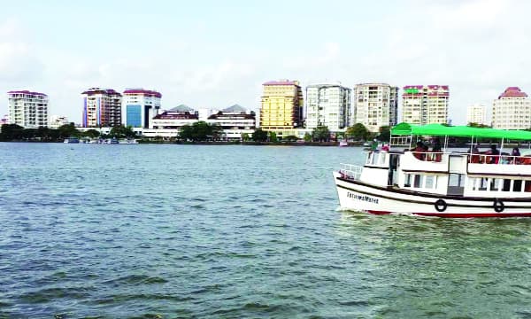 സംസ്ഥാനസര്‍ക്കാരിനെ കുടുക്കി  സംവിധായകന്‍ മേജര്‍ രവി; െകെയേറ്റങ്ങളില്‍ കൈവച്ച് വീണ്ടും സുപ്രീം കോടതി ;  തീരദേശ പരിധി ലംഘിച്ച് നിര്‍മ്മാണം നടത്തിയവരുടെ കണക്കെടുക്കുന്നു