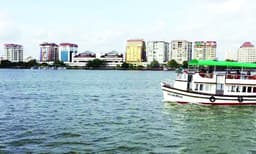 സംസ്ഥാനസര്‍ക്കാരിനെ കുടുക്കി  സംവിധായകന്‍ മേജര്‍ രവി; െകെയേറ്റങ്ങളില്‍ കൈവച്ച് വീണ്ടും സുപ്രീം കോടതി ;  തീരദേശ പരിധി ലംഘിച്ച് നിര്‍മ്മാണം നടത്തിയവരുടെ കണക്കെടുക്കുന്നു