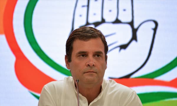 കഴിഞ്ഞ തവണത്തെ വട്ടപൂജ്യത്തിനപ്പുറം ഇക്കുറി താഴേക്കു പോയില്ല!  ; ദളിതരും നഗരത്തിലെ പാവപ്പെട്ടവരും വോട്ടുബാങ്കുകളെല്ലാം എന്നേ ചൂലെടുത്തു ; കോണ്‍ഗ്രസിനു കത്തിവെച്ചത് സ്വന്തം നേതാക്കള്‍ തന്നെ