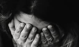 മൂന്ന് വര്‍ഷം മുമ്പ് വീട്ടില്‍ നിന്നും തട്ടിക്കൊണ്ടുപോയി, യുവതിയെ 50,000 നും 70,000 നും വിറ്റു വിലവാങ്ങി ; അനേകംതവണ കൂട്ടബലാത്സംഗം നടത്തി ; ഇവരുടെ രണ്ടുവയസ്സുകാരി മകളെയും കച്ചവടം ചെയ്തു