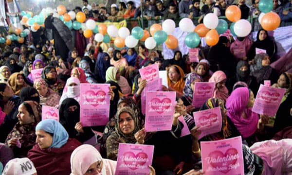 പ്രണയദിനത്തില്‍ മോഡിക്ക് 'പ്രതിഷേധ' ക്ഷണം: സര്‍പ്രൈസ് ഗിഫ്റ്റും പ്രണയഗാനവും ഒരുക്കി ഷഹീന്‍ ബാഗ് പ്രതിഷേധക്കാര്‍