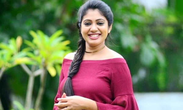 'അത്ര മനസ്സു വേദനിച്ചിട്ടുണ്ട്; ഉള്ളില്‍ സന്തോഷിച്ചെങ്കിലും സൗന്ദര്യത്തിന്റെ തുലാസില്‍ പ്രണയത്തെ അളന്നവരോടെല്ലാം ഒന്നേ പറയാനുണ്ടായിരുന്നുള്ളൂ'; സ്ലീവാച്ചന്റെ മാലാഖ പറയുന്നു