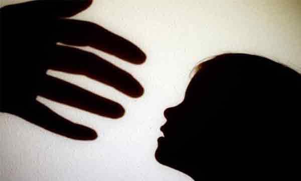 അമ്പലപ്പുഴയില്‍ മൂന്നു വയസുകാരന് ക്രൂര മര്‍ദ്ദനമേറ്റ സംഭവം: അമ്മയ്ക്കും രണ്ടാനച്ഛനുമെതിരെ വധശ്രമത്തിന് കേസ്