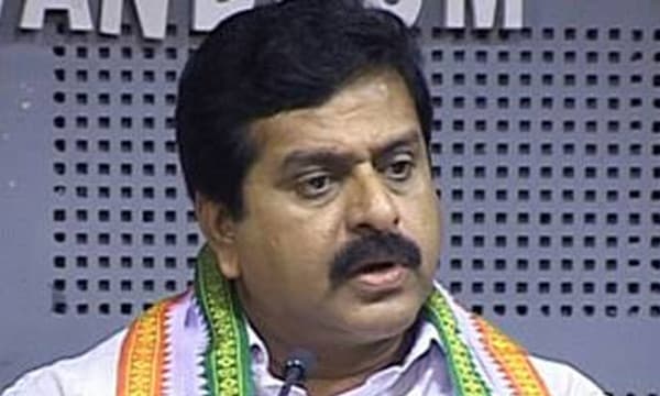 ബിനാമി പേരില്‍ സ്വത്ത് സമ്പാദന പരാതി; തിരുവനന്തപുരത്ത് ആശുപത്രി വാങ്ങി, അനധികൃതമായി വിദേശയാത്രകള്‍ നടത്തി;  ആരോപണങ്ങള്‍ ഏറെ, ശിവകുമാറിനെതിരേ വിജിലന്‍സ് അന്വേഷണം