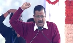 അരവിന്ദ് കെജ്‌രിവാള്‍ ഡല്‍ഹി മുഖ്യമന്ത്രിയായി സത്യപ്രതിജ്ഞ ചെയ്തു ; ആറു മന്ത്രിമാര്‍ കൂടി അദ്ദേഹത്തിനൊപ്പം സ്ഥാനമേറ്റു