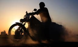 ബൈക്കില്‍ പാഞ്ഞുകൊണ്ട് ഫെയ്‌സ്ബുക്ക് ലൈവ്: അപകടത്തില്‍പ്പെട്ട് യുവാവിന് ദാരുണാന്ത്യം