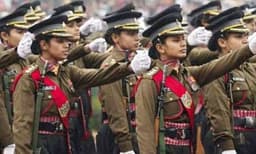 കരസേനയില്‍ വനിതകള്‍ക്ക് സുപ്രധാന പദവികളാകാം ; ലിംഗവിവേചനം പാടില്ലെന്നും മനോഭാവം മാറണമെന്നും സുപ്രീംകോടതി