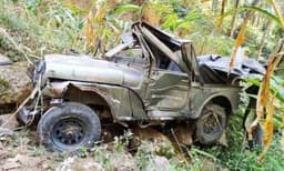 മൂന്നാര്‍ പോതമേട്ടില്‍ ജീപ്പ് കൊക്കയിലേക്ക് മറിഞ്ഞ് രണ്ടുപേര്‍ മരിച്ചു:രണ്ടുപേര്‍ക്ക് പരിക്ക് 