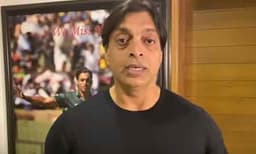 ഉള്ളിയും ഉരുളക്കിഴങ്ങും വില്‍ക്കാം, മറ്റ് മത്സരങ്ങള്‍ കളിക്കാം, ക്രിക്കറ്റിന് മാത്രം എന്താണ് വിലക്ക് ; അക്തര്‍ 