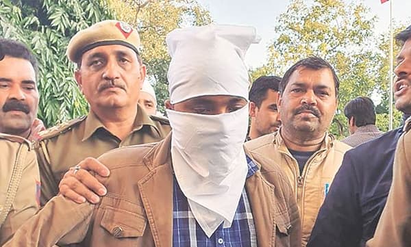 ആദ്യം അമ്മയെ കൊന്നു, ശേഷം മൂന്ന്‌ കുരുന്നുകളെ, ഒടുവില്‍ അച്ഛനേയും..;കുടുംബത്തിന്റെ കൂട്ടമരണം കൂടുതല്‍ വെളിപ്പെടുത്തലുകള്‍