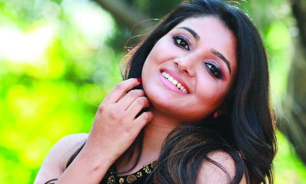 തെറ്റാണെങ്കിലും ശരിയാണെങ്കിലും തീരുമാനങ്ങള്‍ സ്വന്തം; ഒറ്റ ദിവസംകൊണ്ട് മോഹന്‍ലാലിന്റെ നായികയായ  മിര്‍ണ പറയുന്നു