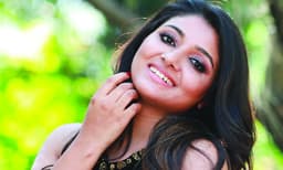 തെറ്റാണെങ്കിലും ശരിയാണെങ്കിലും തീരുമാനങ്ങള്‍ സ്വന്തം; ഒറ്റ ദിവസംകൊണ്ട് മോഹന്‍ലാലിന്റെ നായികയായ  മിര്‍ണ പറയുന്നു