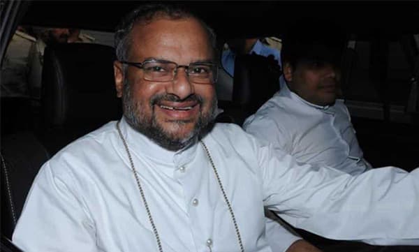 മുറിയില്‍ നിന്നിറങ്ങുമ്പോള്‍ കടന്നുപിടിച്ചു ചുംബിച്ചു; വാട്‌സ്ആപ്പില്‍ ലൈംഗികചുവയുള്ള ചാറ്റ്; ബിഷപ്പിനെതിരെ കന്യാസ്ത്രീ നല്‍കിയ മൊഴി പുറത്ത് 