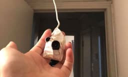 മുന്‍ സഹപാഠിയുടെ ദൃശ്യങ്ങള്‍ കുളിമുറിയില്‍ ഒളിക്യാമറ വെച്ച് പകര്‍ത്തി; ഭീഷണി പെടുത്തി പണം തട്ടാന്‍ ശ്രമം; യുവാവ് അറസ്റ്റില്‍