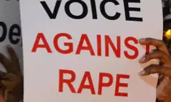 രണ്ടു ഭാര്യമാരും മക്കളുമുള്ളയാള്‍ക്ക് മൂന്നാമതും ബന്ധം; അവിഹിതത്തിനിടയില്‍ പിടിച്ചത് യുവതിയുടെ ഭര്‍ത്തൃസഹോദരന്‍ ; യുവാവിനെ നഗ്നനാക്കി ഗ്രാമീണര്‍ തെരുവിലൂടെ നടത്തി...!! 