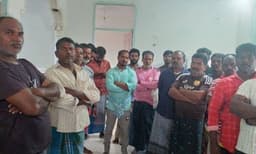  ഭക്ഷണവും വെള്ളവും തീര്‍ന്നു, തീരാതെ ദുരിതം; ഇറാനില്‍ കുടുങ്ങിയത് 17 ​മലയാളികള്‍ ; പൊഴിയൂരില്‍ നിന്നുള്ളവരില്‍ പലരും ഓഖി ചുഴലിക്കാറ്റില്‍ മുതലും പലിശയുമായി കടത്തില്‍ മുങ്ങിത്താണവര്‍