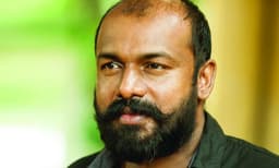 ആക്ഷന്‍ മൂവി കണ്ടു ത്രില്ലടിച്ച കുട്ടി ഇന്ന് ദി കുങ്ഫു മാസ്റ്ററുടെ സംവിധായകന്‍