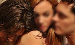 ഭാര്യ ഒരേസമയം രണ്ട് പുരുഷന്മാരുമൊത്ത് സെക്‌സിലേര്‍പ്പെട്ടു; ഭര്‍ത്താവ് കണ്ടത് പോണ്‍ സൈറ്റില്‍; ഒടുവില്‍ കാര്യം ചോദിച്ചപ്പോള്‍ ഭാര്യ പറഞ്ഞത് കേട്ട് ഭര്‍ത്താവ് ഞെട്ടി